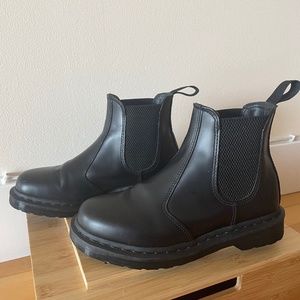 Dr Martens 2976 Black Mono Smooth Chelsea Boots